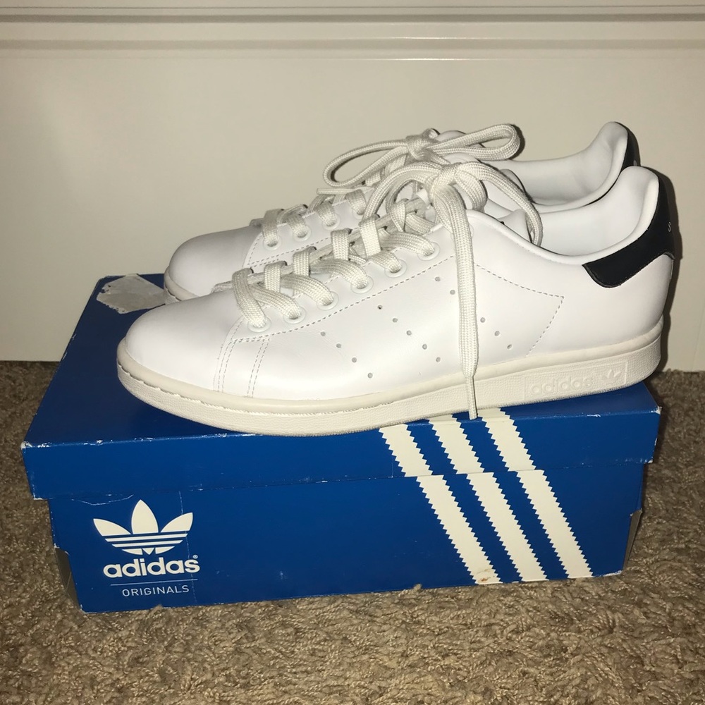 Woman’s Stan Smith White Sneakers